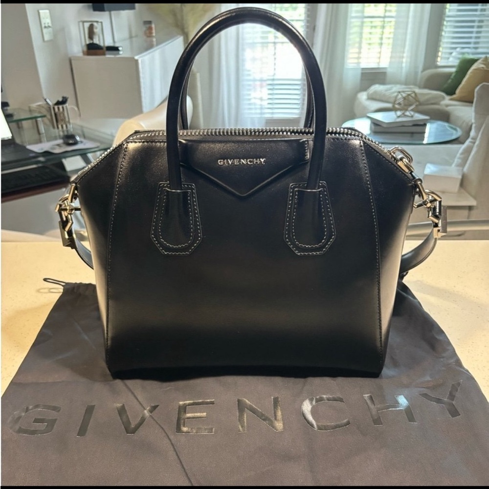 Givenchy Antigona Bag Small 100% AUTHENTIC
